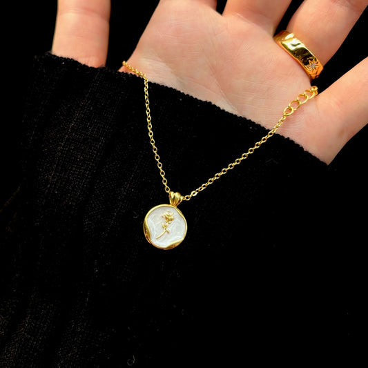 Flower Season Necklace Pearl/Gold Chain